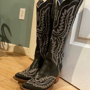 Black Casanova Ariat boots